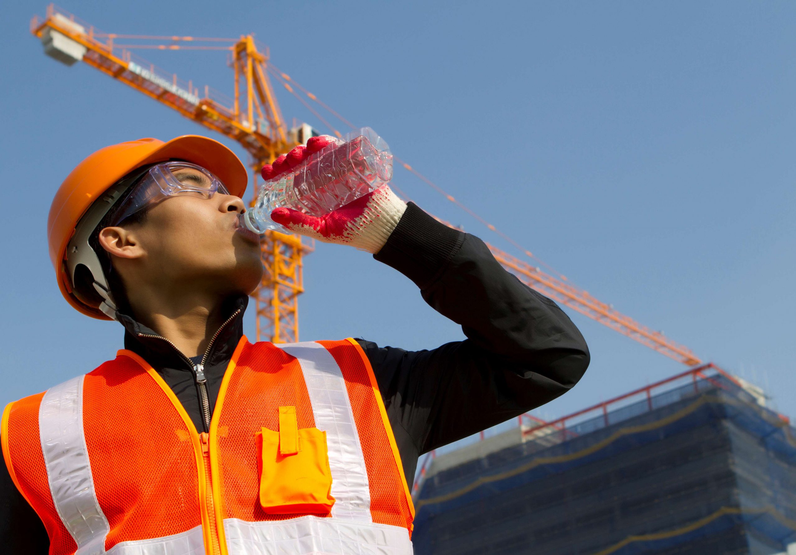 hydration break for industrial workers in hot environment